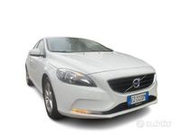 Usata Volvo V40 Kinetic 116 CV (85 kW) 2015 Bianco Berlina