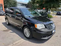 Usata Lancia Voyager Gold 163 CV (119 kW) 2012 Nero Monovolume