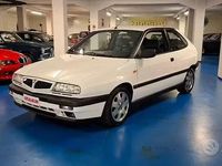 Usata Lancia Delta 193 CV (141 kW) 1997 Bianco banchisa 249 / pastello Utilitaria