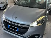 Usata Peugeot 208 Allure 75 CV (55 kW) 2017 Argento Utilitaria