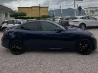Usata Alfa Romeo Giulia Executive 160 CV (117 kW) 2019 Blu/azzurro Berlina