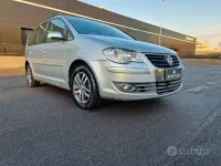 Usata VW Touran Highline 109 CV (80 kW) 2009 Grigio Monovolume