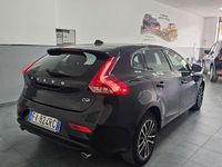 Usata Volvo V40 R-Design 120 CV (88 kW) 2019 Nero Berlina