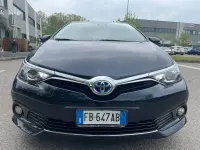 Begagnad Toyota Auris Hybrid 99 HK (72 kW) 2015 Svart Sedan