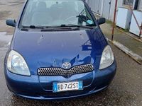 Usata Toyota Yaris 68 CV (50 kW) 1999 Blu Utilitaria