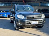 usata Toyota RAV4 RAV 42.2 D-4D 136 CV DPF Sol 4X4