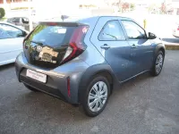 Usata Toyota Aygo X Active 72 CV (52 kW) 2025 Persian salt e tetto nero SUV