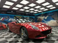 Usata Ferrari California 560 CV (411 kW) 2016 Rosso Cabrio