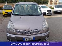 Usata Toyota Yaris Verso Sol 75 CV (55 kW) 2005 Grigio Monovolume