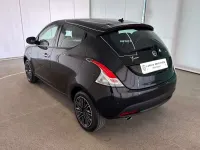 Usata Lancia Ypsilon Gold 69 CV (50 kW) 2023 Nero Utilitaria