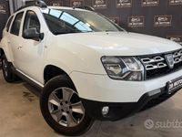 Usata Dacia Duster Lauréate 110 CV (80 kW) 2015 Bianco SUV