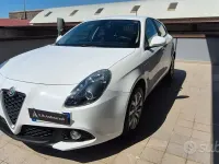 Usata Alfa Romeo Giulietta Super 120 CV (88 kW) 2016 Bianco Utilitaria