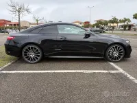 Usata Mercedes E220 Premium Plus 194 CV (142 kW) 2019 Nero Coupé