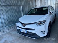 Usata Toyota RAV4 2017 Bianco SUV