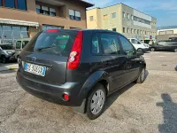 Usata Ford Fiesta 75 CV (55 kW) 2008 Grigio Utilitaria
