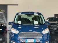 Usata Ford Tourneo Courier Titanium 100 CV (73 kW) 2016 Blu Monovolume
