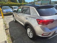 Usata VW T-Roc Life 150 CV (110 kW) 2024 Grigio tetto nero SUV