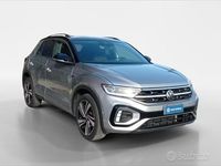 Usata VW T-Roc R-line 110 CV (80 kW) 2022 Grigio chiaro met. SUV