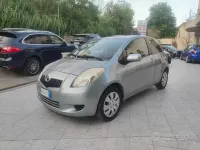 Usata Toyota Yaris Sol 69 CV (50 kW) 2008 Grigio Utilitaria