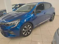 Usata Renault Clio V Evolution 100 CV (73 kW) 2023 Bluazzurro Berlina