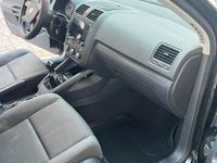 Usata VW Golf V 105 CV (77 kW) 2004 Nero Utilitaria