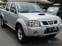 Usata Nissan Navara 133 CV (97 kW) 2002 Grigio Pick-up