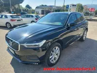 Usata Volvo XC60 Momentum 197 CV (144 kW) 2020 Nero metallizzato SUV