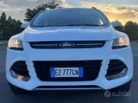 Usata Ford Kuga Titanium 150 CV (110 kW) 2015 Bianco SUV