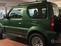 Usata Suzuki Jimny 86 CV (63 kW) 2010 Verde SUV
