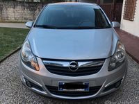 Usata Opel Corsa 90 CV (66 kW) 2010 Utilitaria