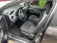 Usata Toyota Yaris Active 69 CV (50 kW) 2017 Grigio Berlina