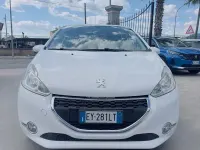 Usata Peugeot 208 Allure 91 CV (66 kW) 2015 Bianco Utilitaria