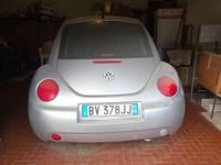 Usata VW New Beetle 101 CV (74 kW) 2002 Argento Utilitaria