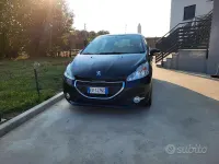 Usata Peugeot 208 68 CV (50 kW) 2014 Utilitaria