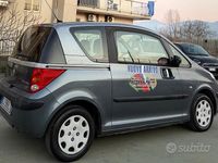 Usata Peugeot 1007 73 CV (53 kW) 2006 Blu Monovolume