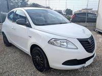 Usata Lancia Ypsilon 69 CV (50 kW) 2015 Bianco Utilitaria