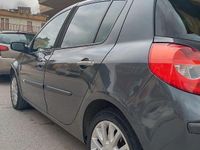 Usata Renault Clio II LE 86 CV (63 kW) 2007 Grigio Berlina
