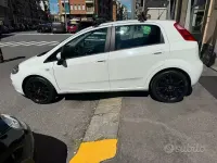 Usata Fiat Grande Punto 75 CV (55 kW) 2015 Bianco Utilitaria
