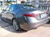 Käytetty Alfa Romeo Giulia Super 160 HP (117 kW) 2019 Harmaa Sedan