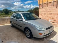 Usata Ford Focus 100 CV (73 kW) 2000 Grigio Berlina