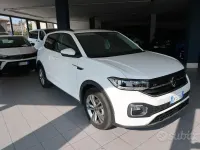Usata VW T-Cross R-line 110 CV (80 kW) 2022 Bianco SUV