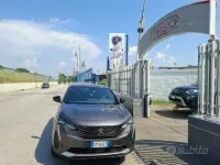 Usata Peugeot 3008 Allure 131 CV (96 kW) 2023 Grigio SUV