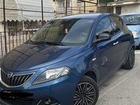 Usata Lancia Ypsilon 69 CV (50 kW) 2022 Blu Utilitaria