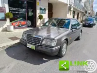 Usata Mercedes E200 136 CV (100 kW) 1995 Grigio Coupé