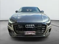 Usata Audi Q8 Sport 286 CV (210 kW) 2023 Grigio daytona SUV