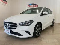 Usata Mercedes B180 116 CV (85 kW) 2021 Bianco Utilitaria