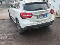 Usata Mercedes GLA200 136 CV (100 kW) 2016 Bianco SUV