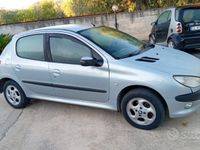 Usata Peugeot 206 75 CV (55 kW) 2005 Grigio Utilitaria