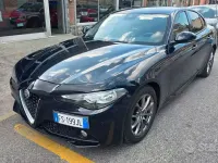 Usata Alfa Romeo Giulia Super 180 CV (132 kW) 2018 Bluazzurro Berlina