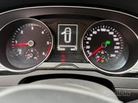 Usata VW Passat Comfortline 240 CV (176 kW) 2016 Grigio Station wagon